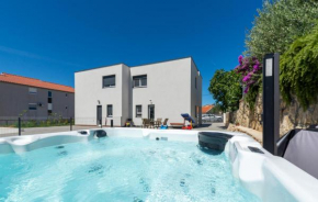 3 Bedroom Beautiful Home In Maslenica